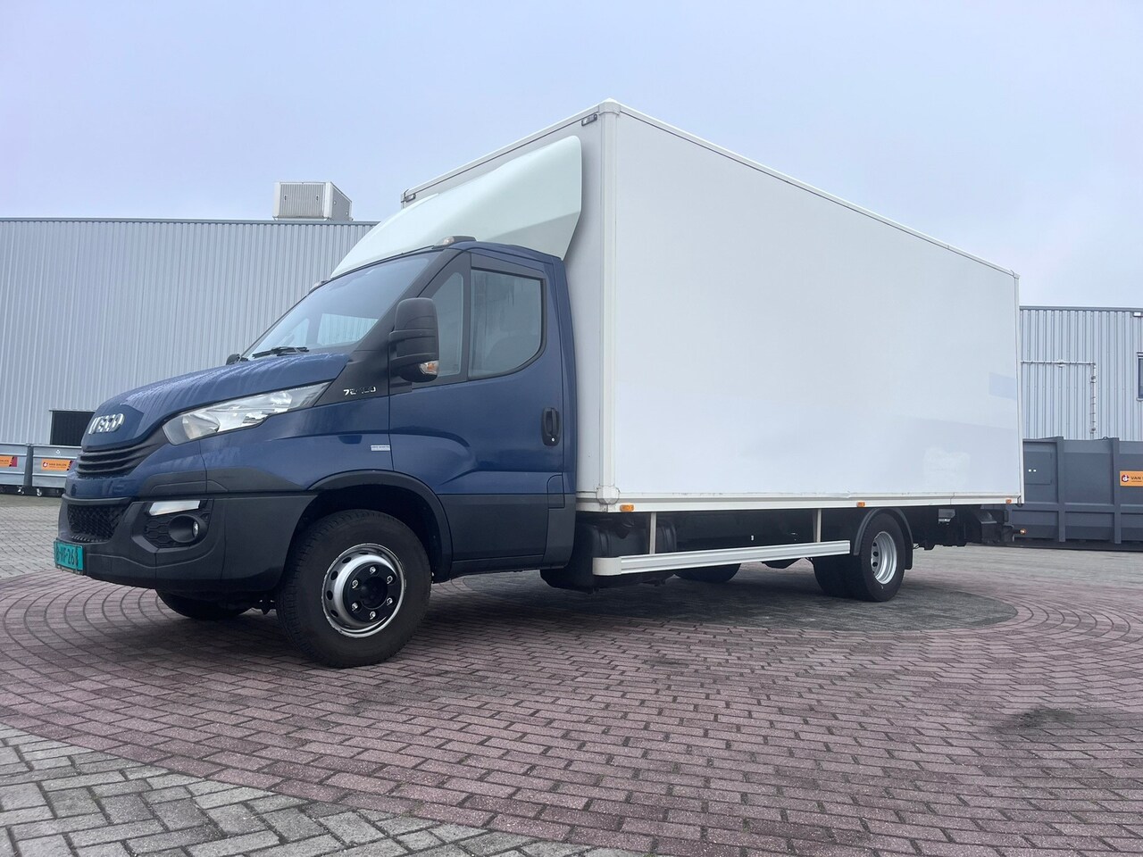 Iveco Daily - 70C18 Bakwagen met Laadklep 3500kg 30m3 - AutoWereld.nl