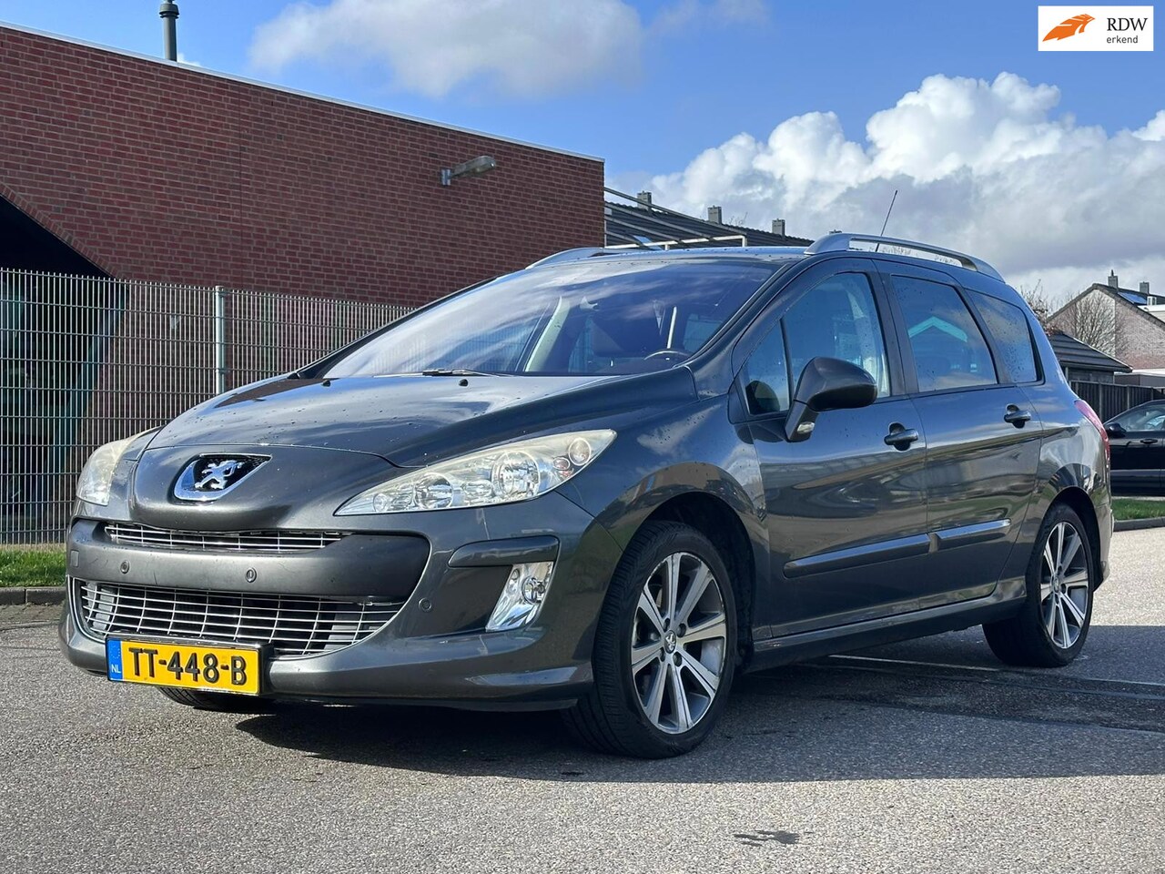 Peugeot 308 SW - 1.6 THP Signature Automaat*Pano*Cruise*Trekhaak*Clima*Parkeersensoren*LM velgen* - AutoWereld.nl