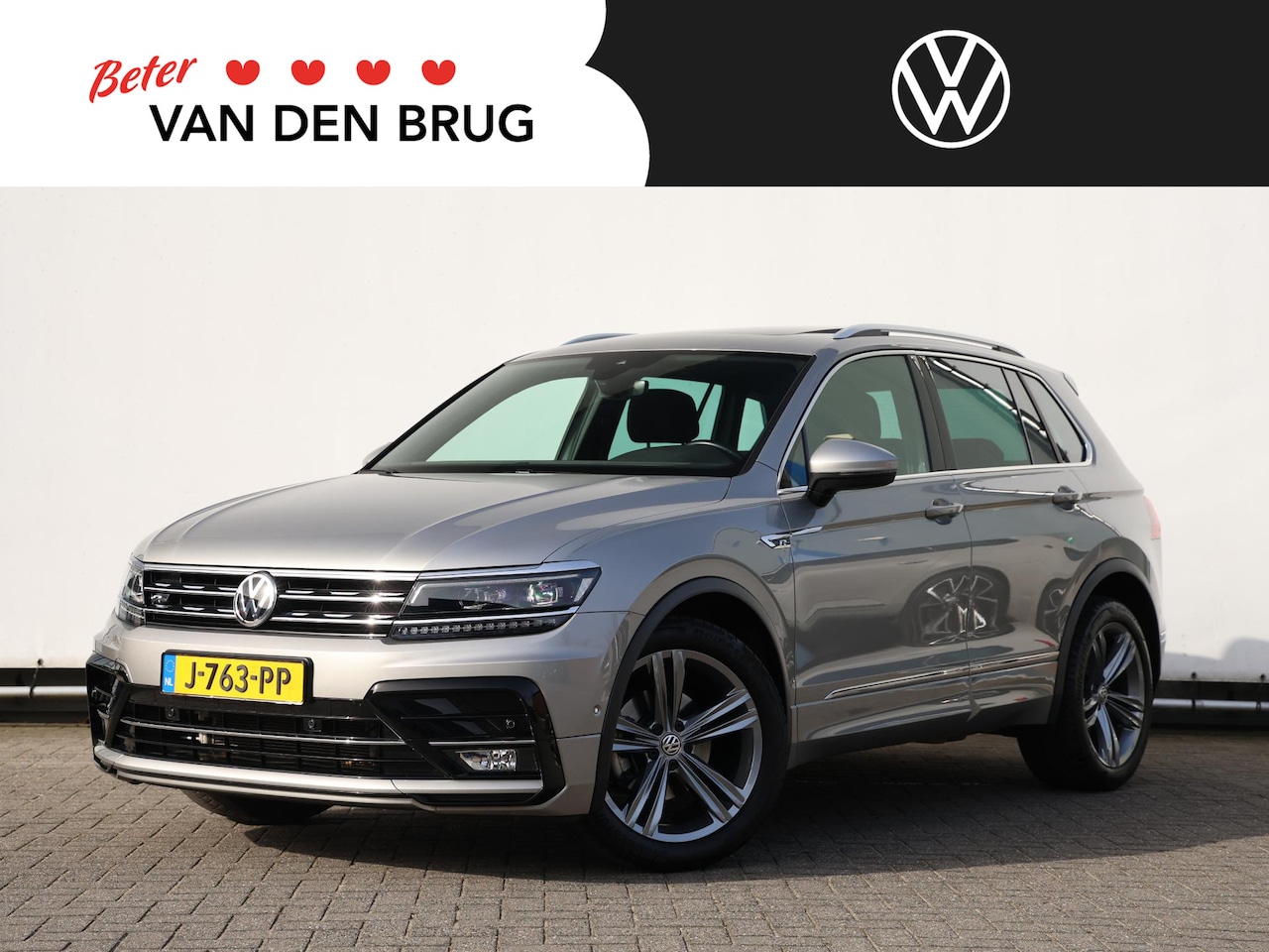 Volkswagen Tiguan - 1.5 TSI ACT R-Line 150PK DSG | Led | Panoramadak | Trekhaak | Stoelverwarming | Camera | 1 - AutoWereld.nl