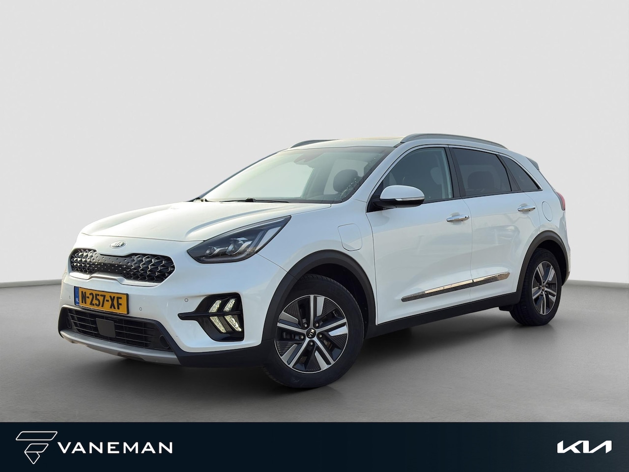 Kia Niro - 1.6 GDi PHEV ExecutiveLine Automaat | Leder | Apple Carplay & Android Auto | Camera | Crui - AutoWereld.nl