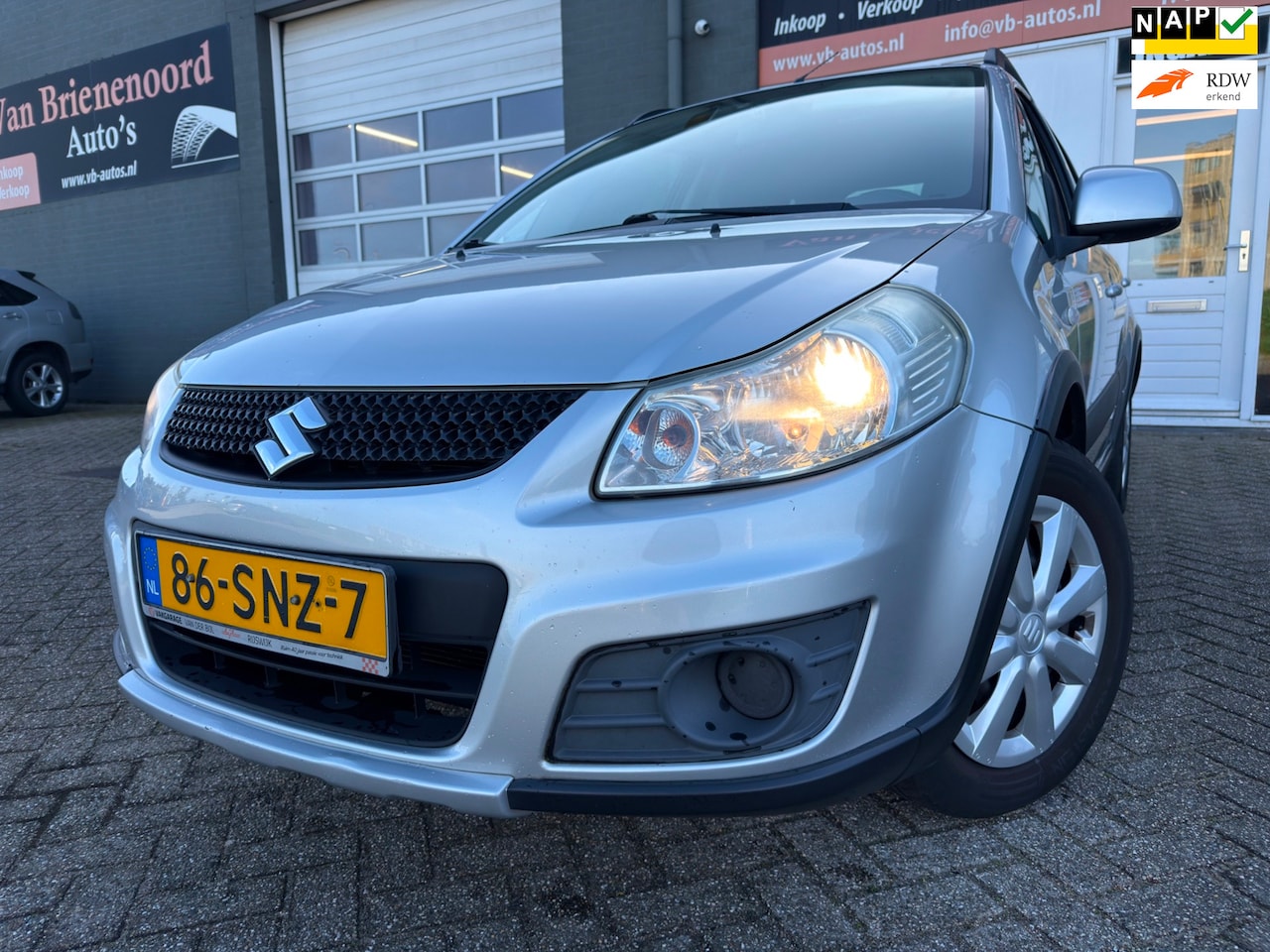 Suzuki SX4 - 1.6 Comfort met parkeersensoren en trekhaak en airco en stoelverwarming - AutoWereld.nl