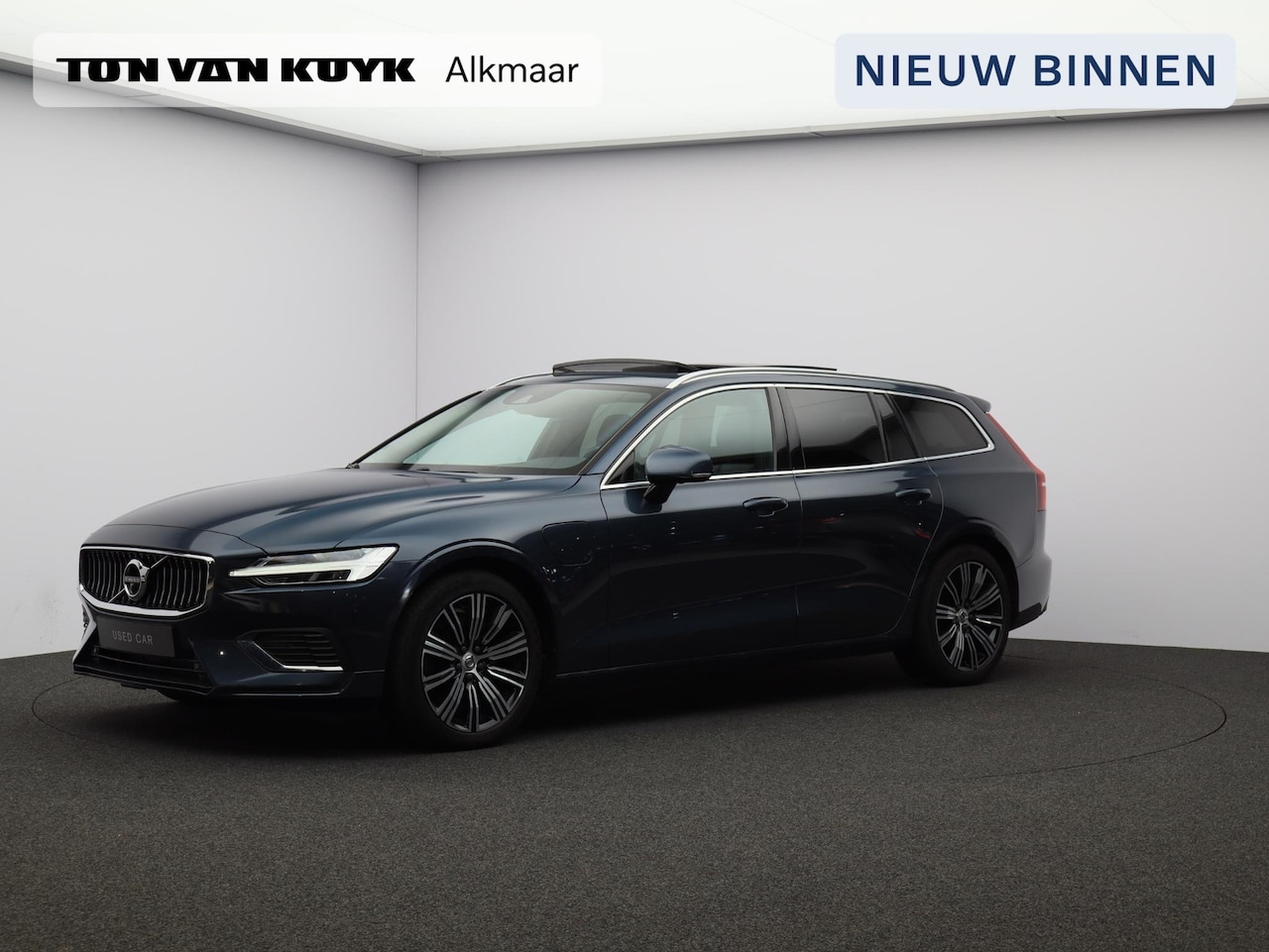 Volvo V60 - T6 AWD Recharge Inscription /Trekhaak / Pan. dak / 360 camera / Stoel+stuur+achterbankverw - AutoWereld.nl