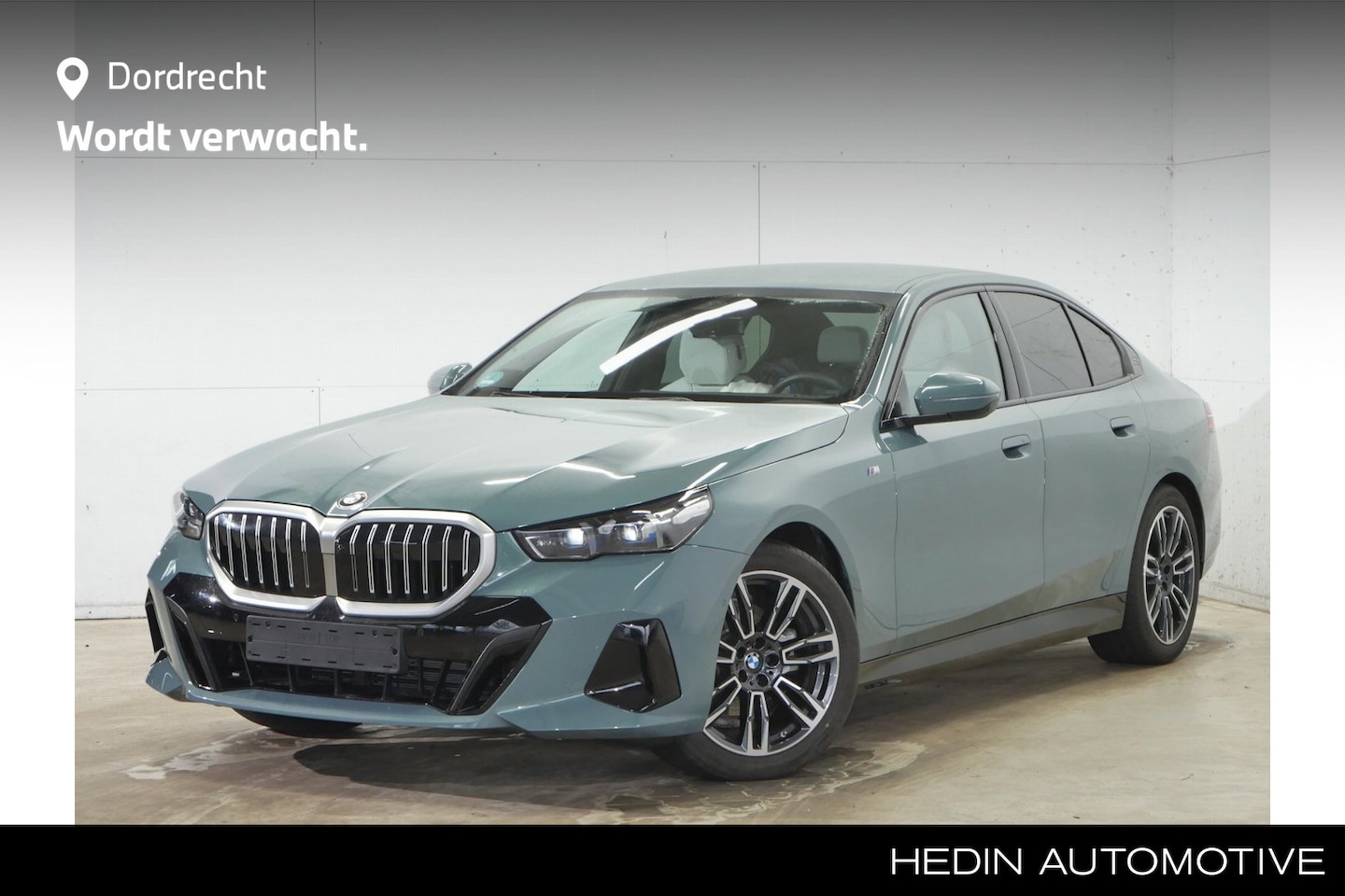 BMW 5-serie - 520i M-Sport | 19" | Driving Assistant Plus | Ventilatie | Harman Kardon | - AutoWereld.nl