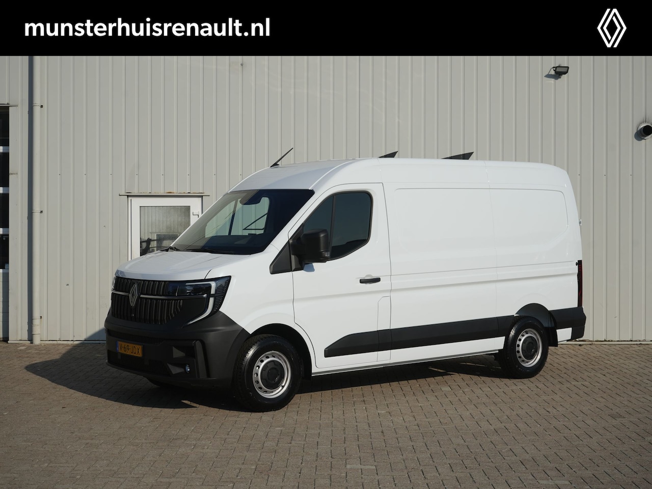 Renault Master - T35 2.0 dCi 130 L2H2 Advance *NIEUW!* - Incl. Volledige betimmering & Trekhaak! - All Seas - AutoWereld.nl