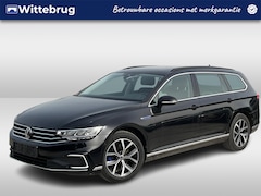 Volkswagen Passat Variant - 1.4 TSI PHEV GTE Business DSG Automaat Panoramadak / Trekhaak wegklapbaar / Navigatie / Ac