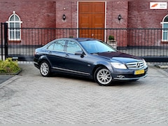 Mercedes-Benz C-klasse - 180 CGI BlueEFFICIENCY Avantgarde / Xenon / Parkeersensoren / Stoelverwarming