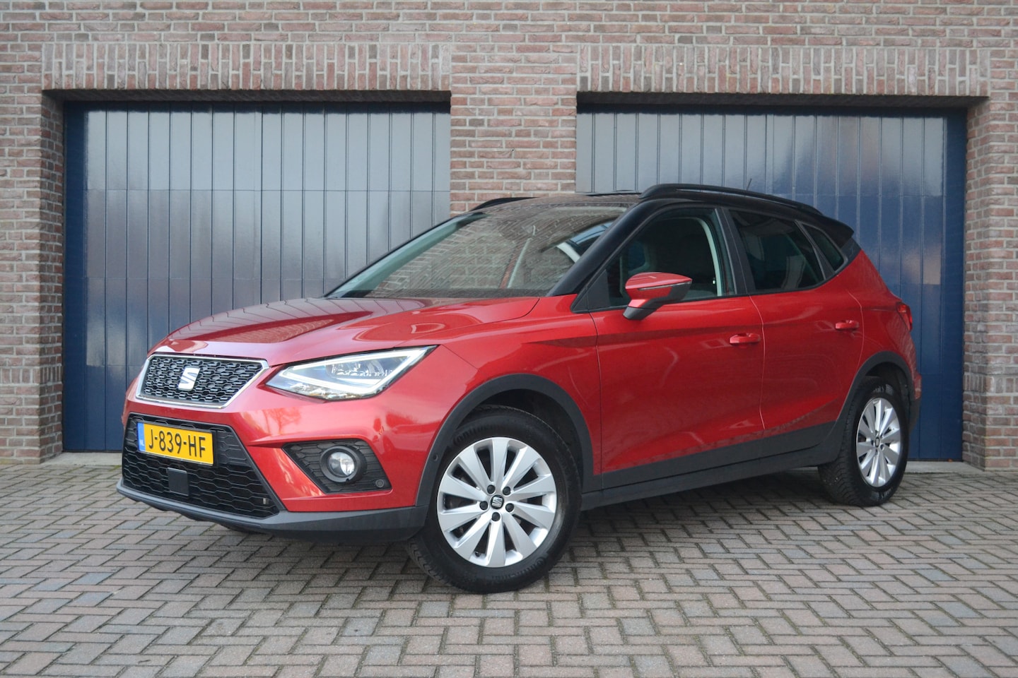 SEAT Arona - 1.0 TSI H6 116pk Style Business Intense | Stoelverwarming | Camera | LED | Keyless | Carpl - AutoWereld.nl