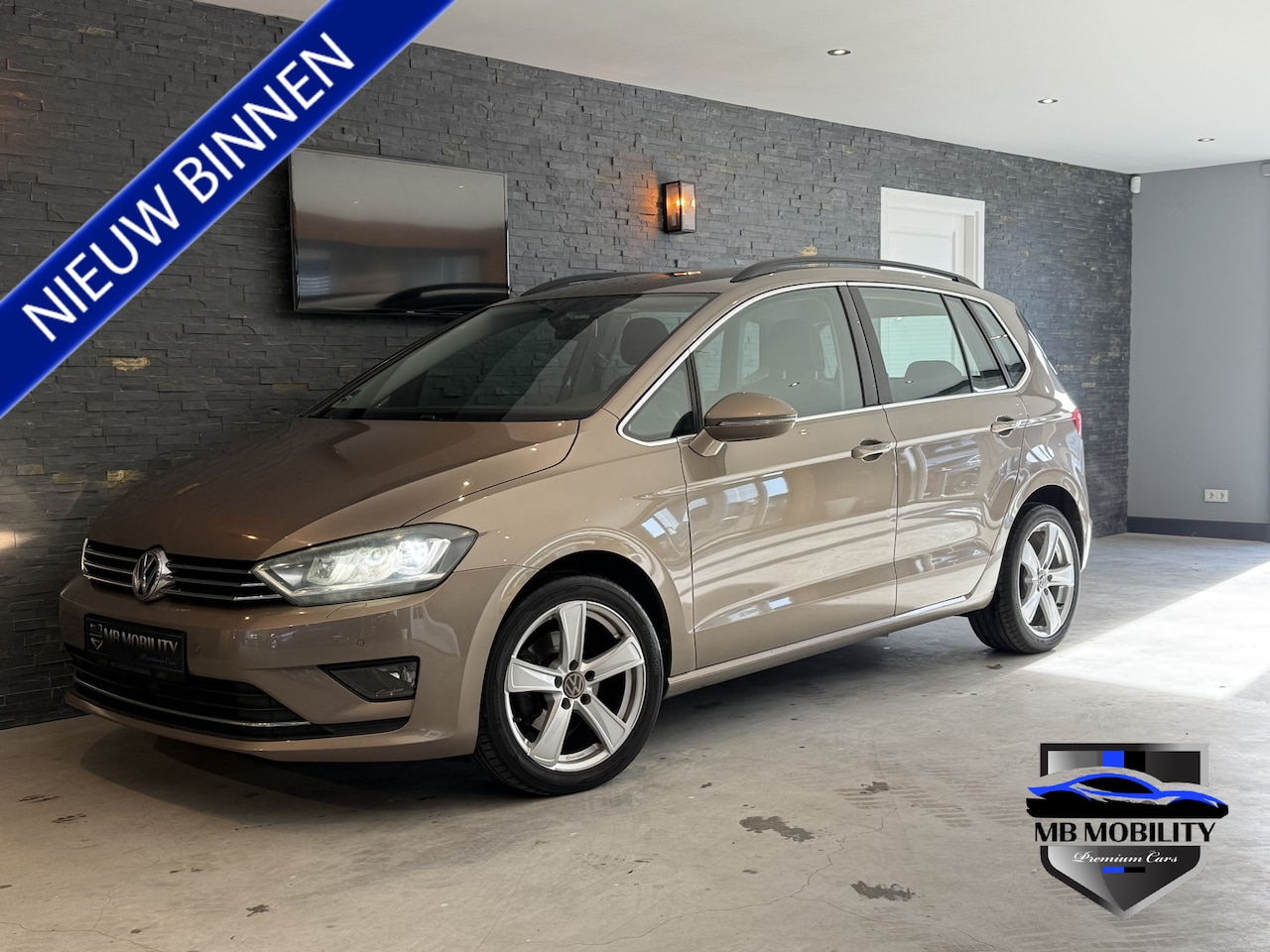 Volkswagen Golf Sportsvan - 1.4 TSI Highline Bj: 2014 / Automaat - AutoWereld.nl