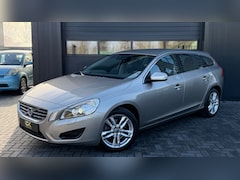 Volvo V60 - 1.6 T4 Summum Airco|T4|Cruise|Automaat