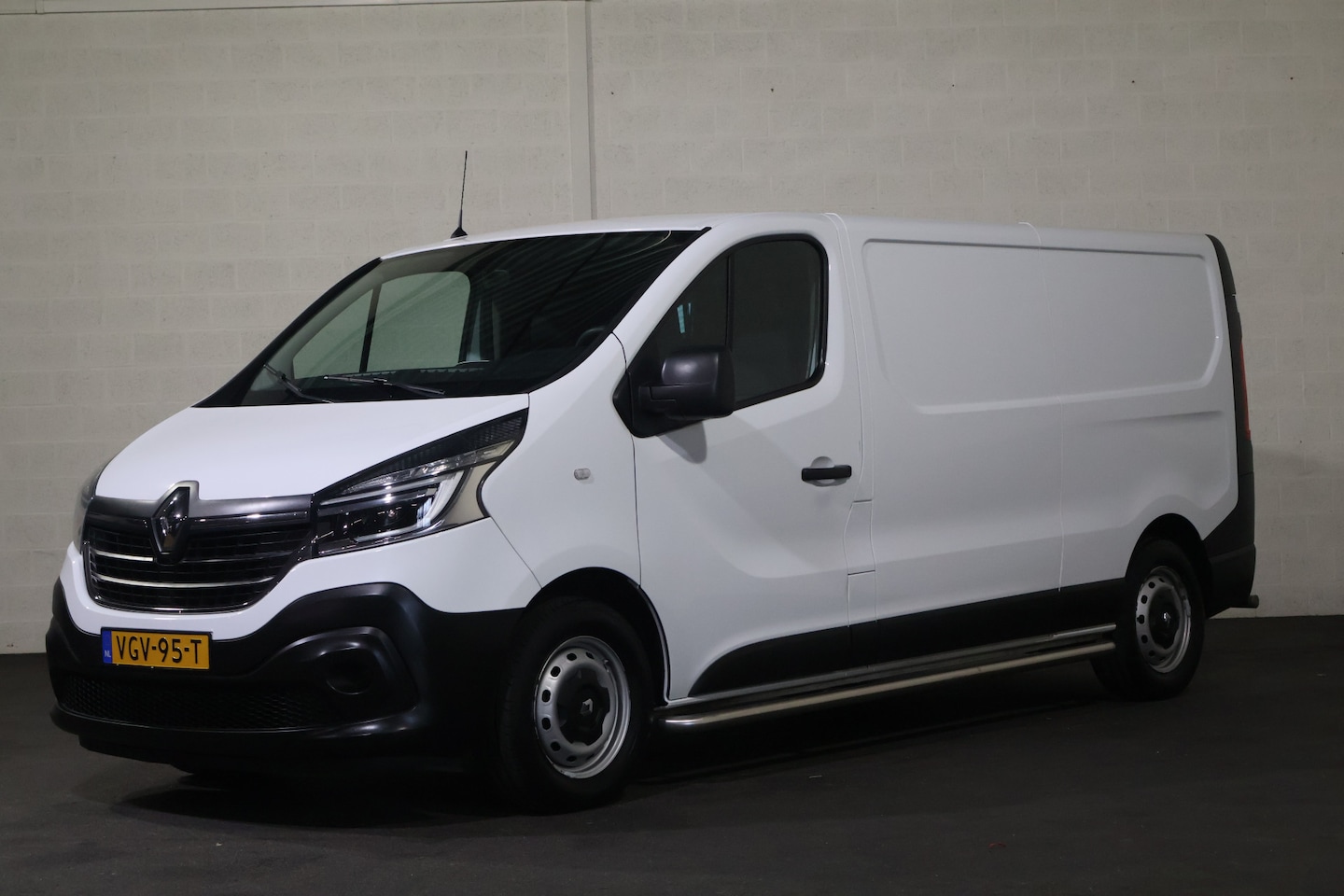 Renault Trafic - 2.0 dCi 145pk L2 H1 Automaat (Wordt verwacht) - AutoWereld.nl