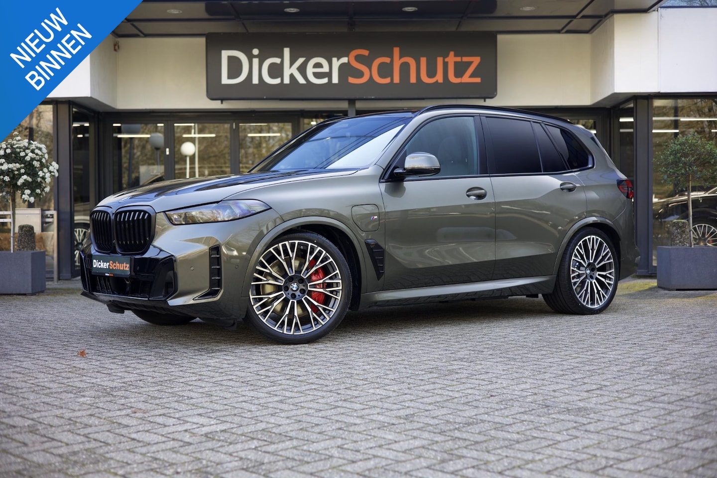BMW X5 - xDrive50e M Sport Pro Pano | Trekhaak | Stoelventilatie - AutoWereld.nl