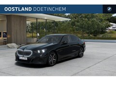 BMW 5-serie - 530e M Sport Automaat / Panoramadak / Trekhaak / M Multifunctionele Stoelen / Bowers & Wil