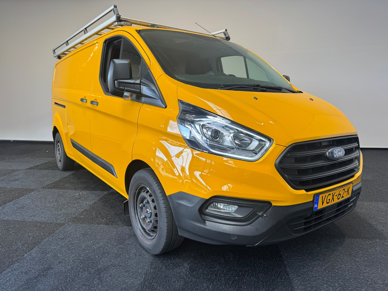 Ford Transit Custom - L2H1 Imperiaal trekhaak Airco Euro 6 - AutoWereld.nl