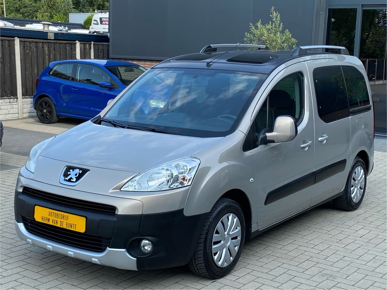 Peugeot Partner Tepee - 1.6 120 PK VTi FAMILY NIEUWSTAAT PANO PDC AIRCO ELEKTR PAKKET - AutoWereld.nl