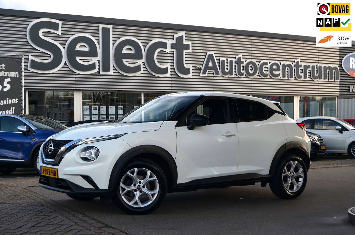 Nissan Juke - 1.0 DIG-T N-Connecta|NAVI|CARPLAY|CAMERA+SENSOREN|BOEKJES - AutoWereld.nl