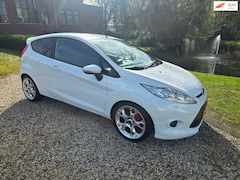 Ford Fiesta - 1.6 Ghia AIRCO/cruise *apk:03-2027