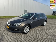 Opel Astra Sports Tourer - 1.6 CDTi Business + , Climaat control , Navigatie, Trekhaak