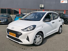 Hyundai i10 - 1.0 Comfort / NAP / LAGE KM / VITUAL COCKPIT / CAMERA / NAVI / AIRCO /