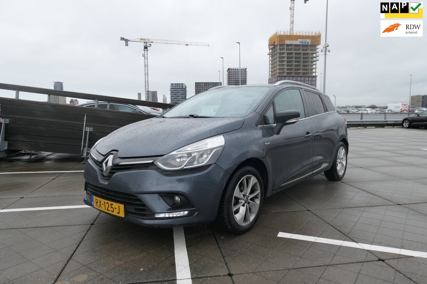 Renault Clio Estate - 0.9 TCe Limited Apk/Cruise/Airco/Navi/ParkeerSen/Nap/Boekjes - AutoWereld.nl