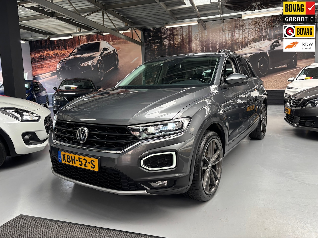 Volkswagen T-Roc - 1.5 TSI Sport Business / Carplay / Stoel+stuur verwarming - AutoWereld.nl