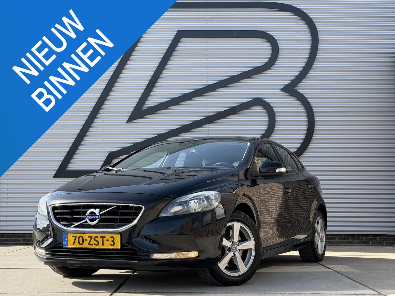 Volvo V40 - 1.6 T3 Kinetic 2e Eigenaar|Navi|Camera|Trekhaak|Clima|Cruise|D-riem v.v. in 2022|N.A.P|APK - AutoWereld.nl