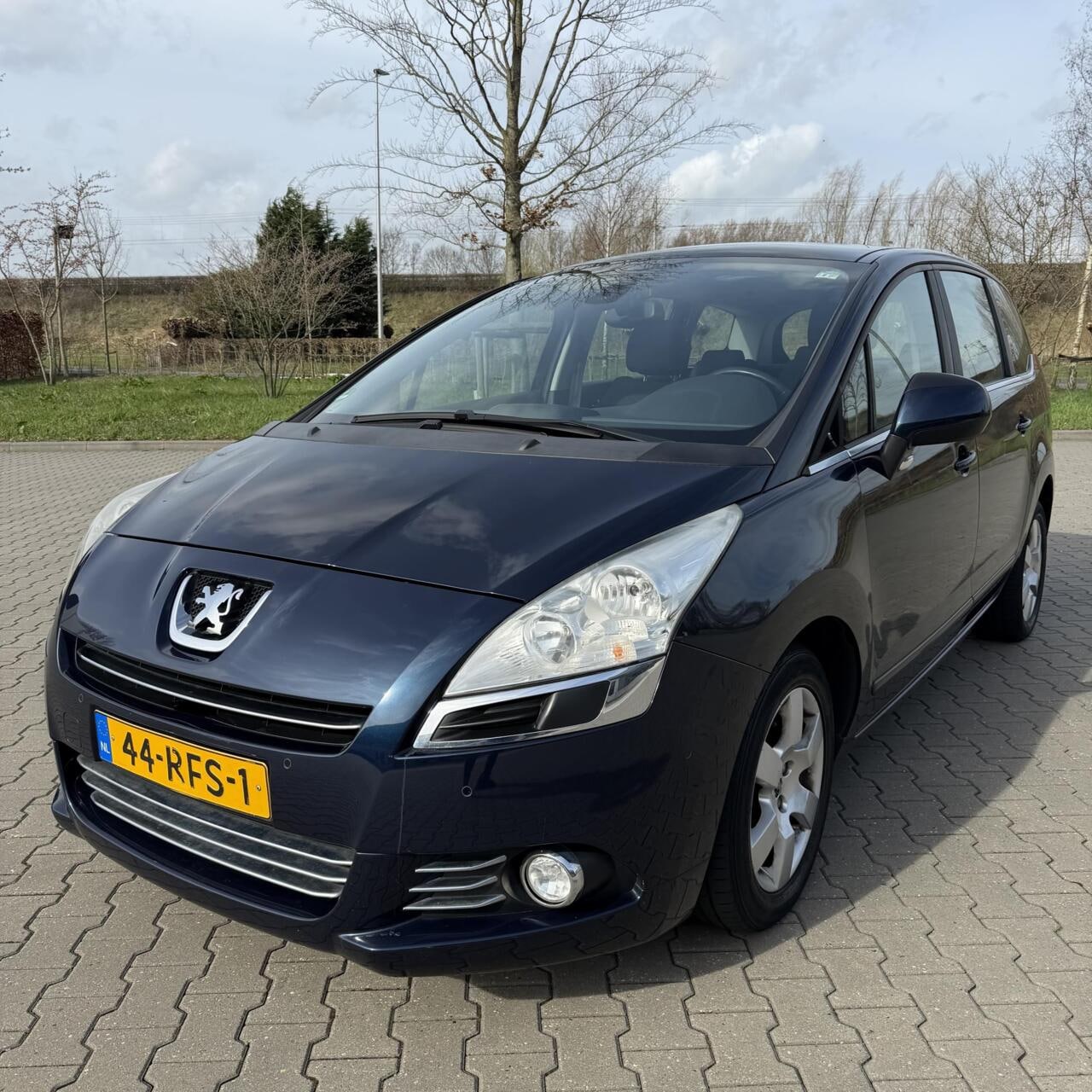 Peugeot 5008 - 1.6 ST | Automaat | NW APK + GROTE BEURT ! - AutoWereld.nl