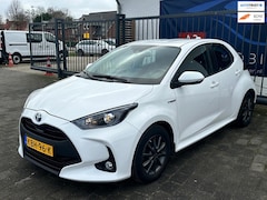 Toyota Yaris - 1.5 Hybrid 115 Comfort / NAVIGATIE / CAMERA / STOELVERWARMING / LANE ASSIST