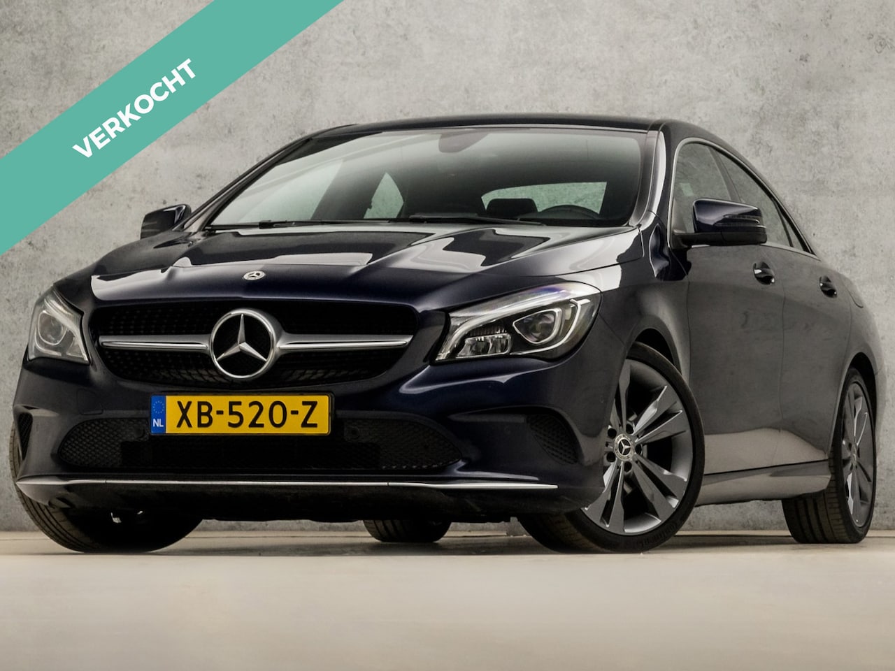 Mercedes-Benz CLA-Klasse - 180 Solution Sport Automaat (GROOT NAVI, CAMERA, LEDER, STOELVERWARMING, ZWART HEMEL, SPOR - AutoWereld.nl
