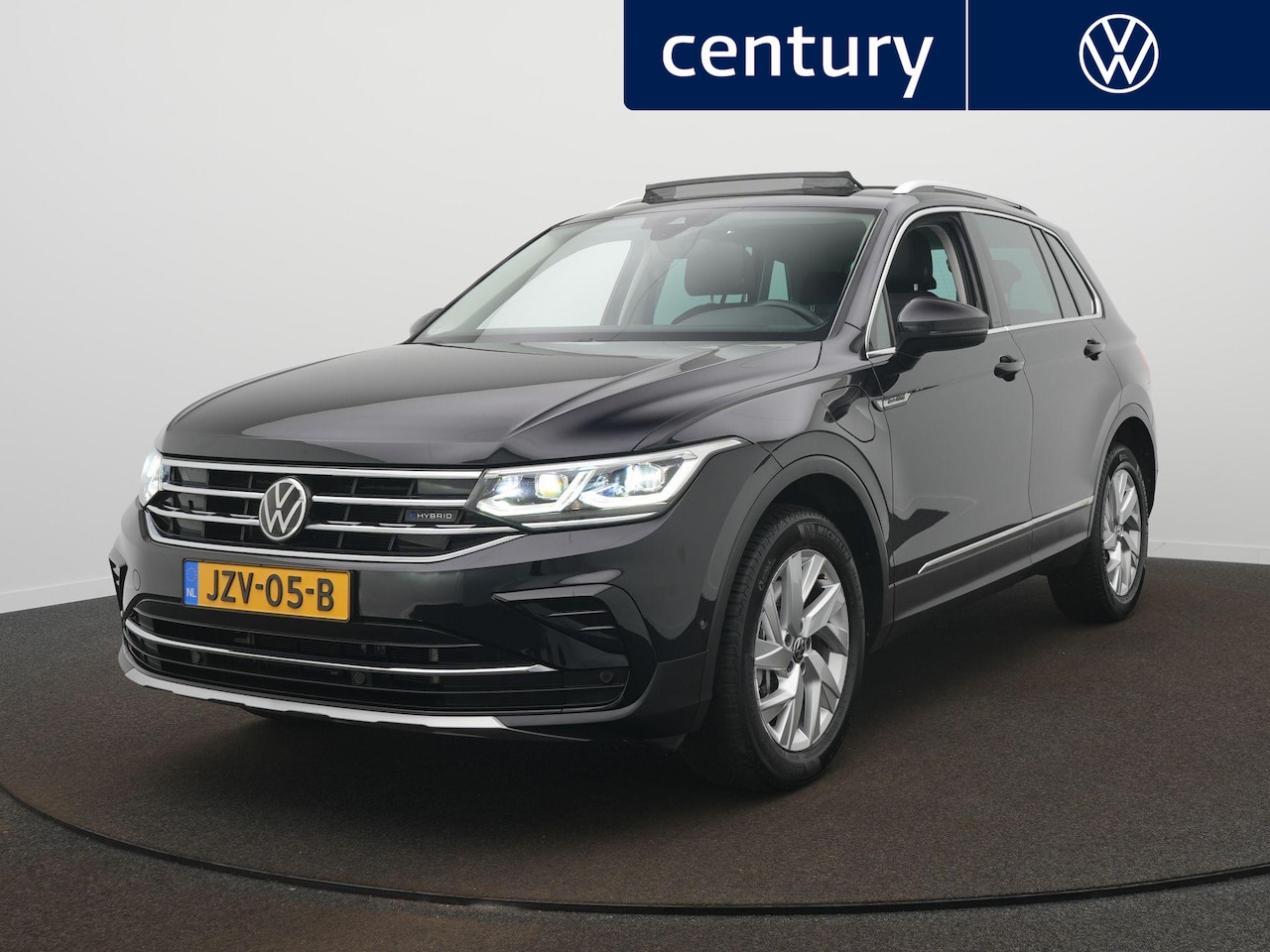 Volkswagen Tiguan - 1.4 TSI eHybrid Elegance Automaat - IQ Light - Panorama dak - Navigatie - ACC - Camera - C - AutoWereld.nl
