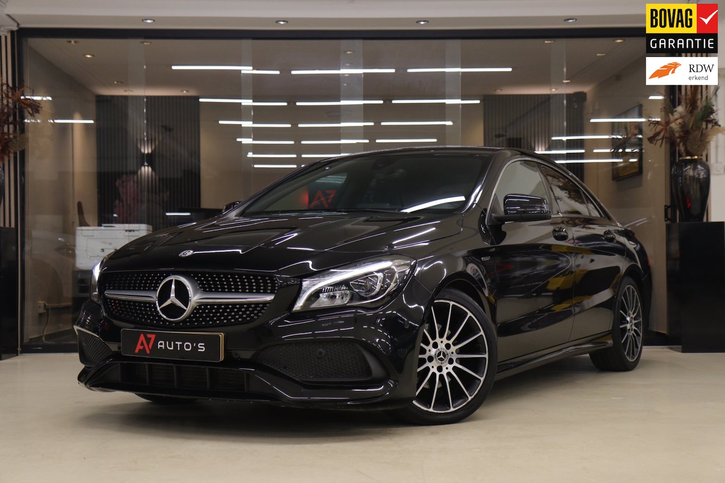 Mercedes-Benz CLA-Klasse - 180 AMG EDITION / NAP / NAVIGATIE / CAMERA / VOL - AutoWereld.nl