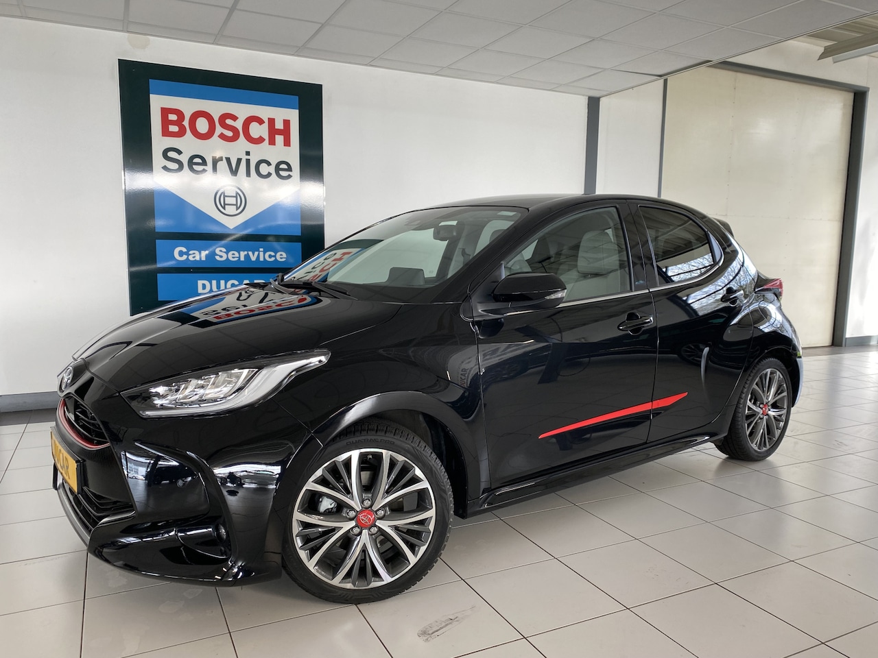 Toyota Yaris - 1.5 Hybrid GR Sport panoramadak / Camera / - AutoWereld.nl