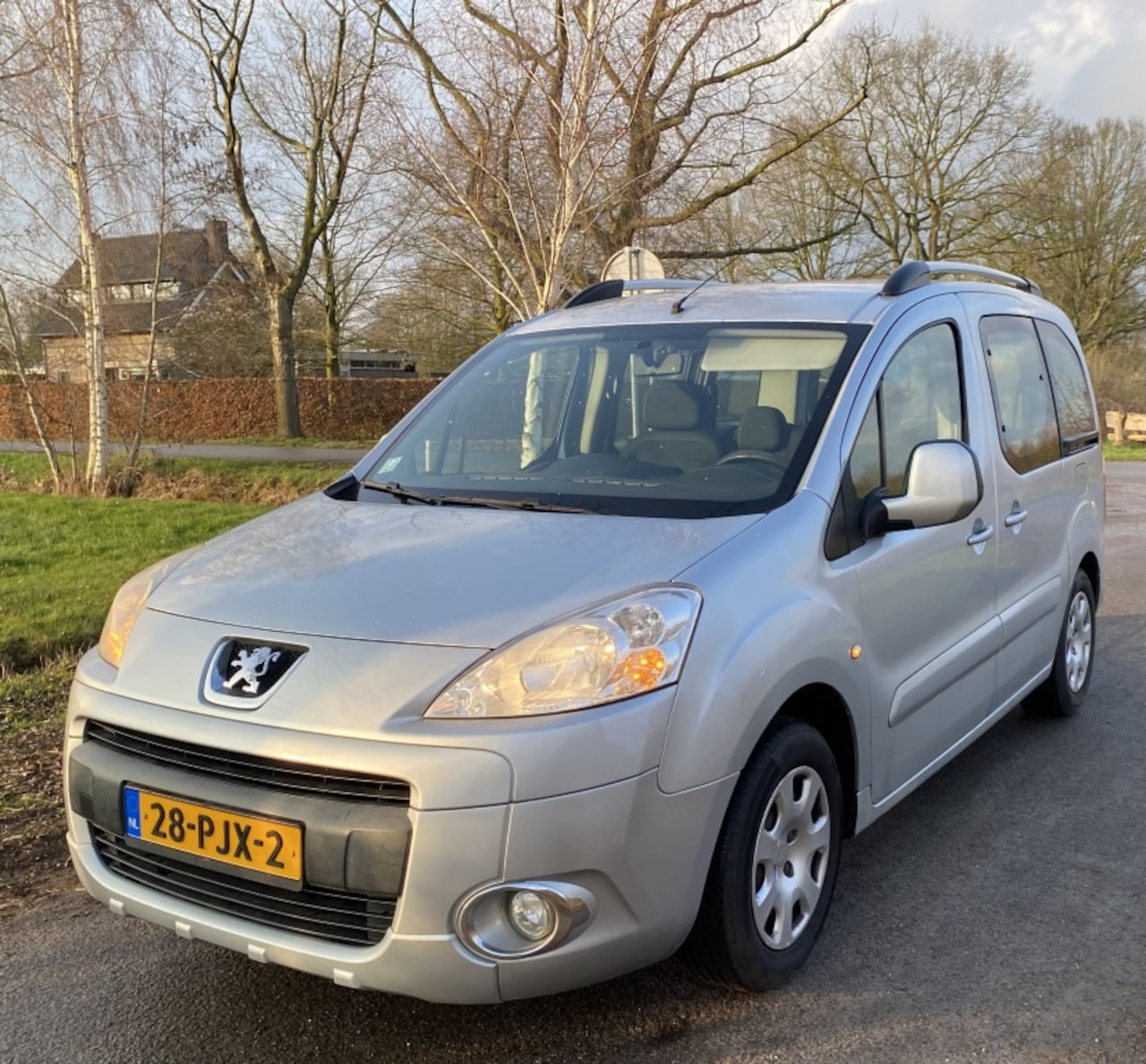 Peugeot Partner Tepee - 1.6 VTi XT Style 1.6 VTi XT Style - AutoWereld.nl