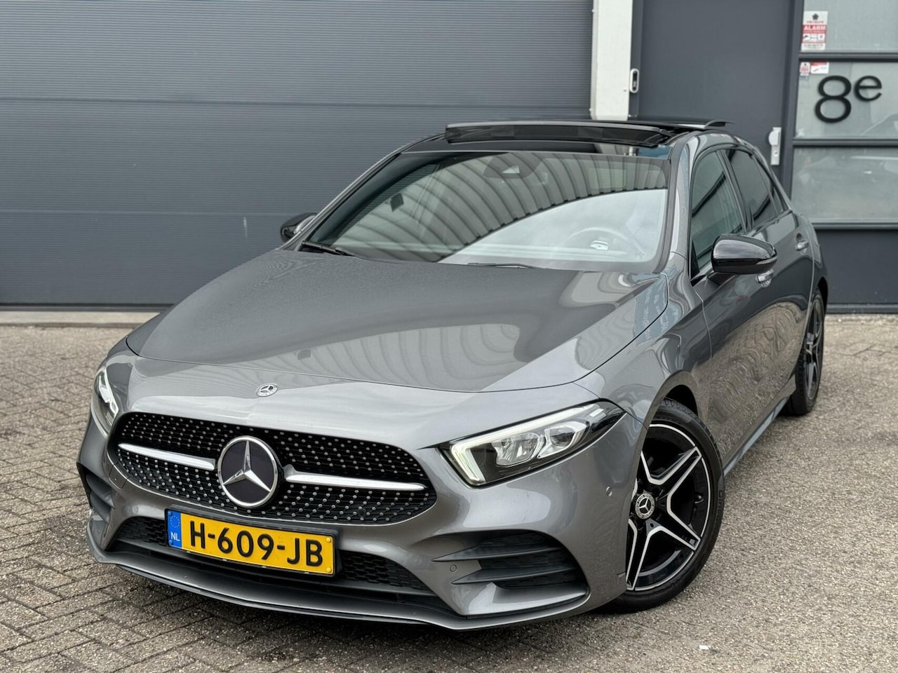 Mercedes-Benz A-klasse - 180 AMG Pano / Sfeer Automaat - AutoWereld.nl