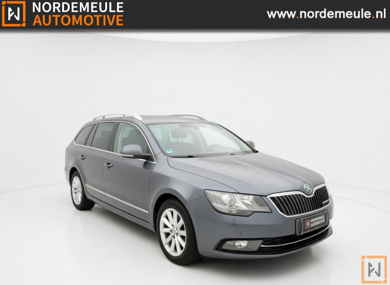 Skoda Superb - 1.6 TDI CHAMPS ELYSEE. NAVI,TREKHAAK,CRUISE - AutoWereld.nl