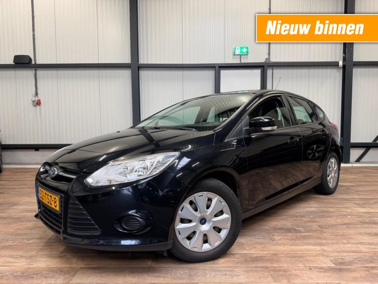 Ford Focus - 1.6 TI-VCT Trend / AIRCO / Voorruit verwarming / Zeer nette staat / - AutoWereld.nl