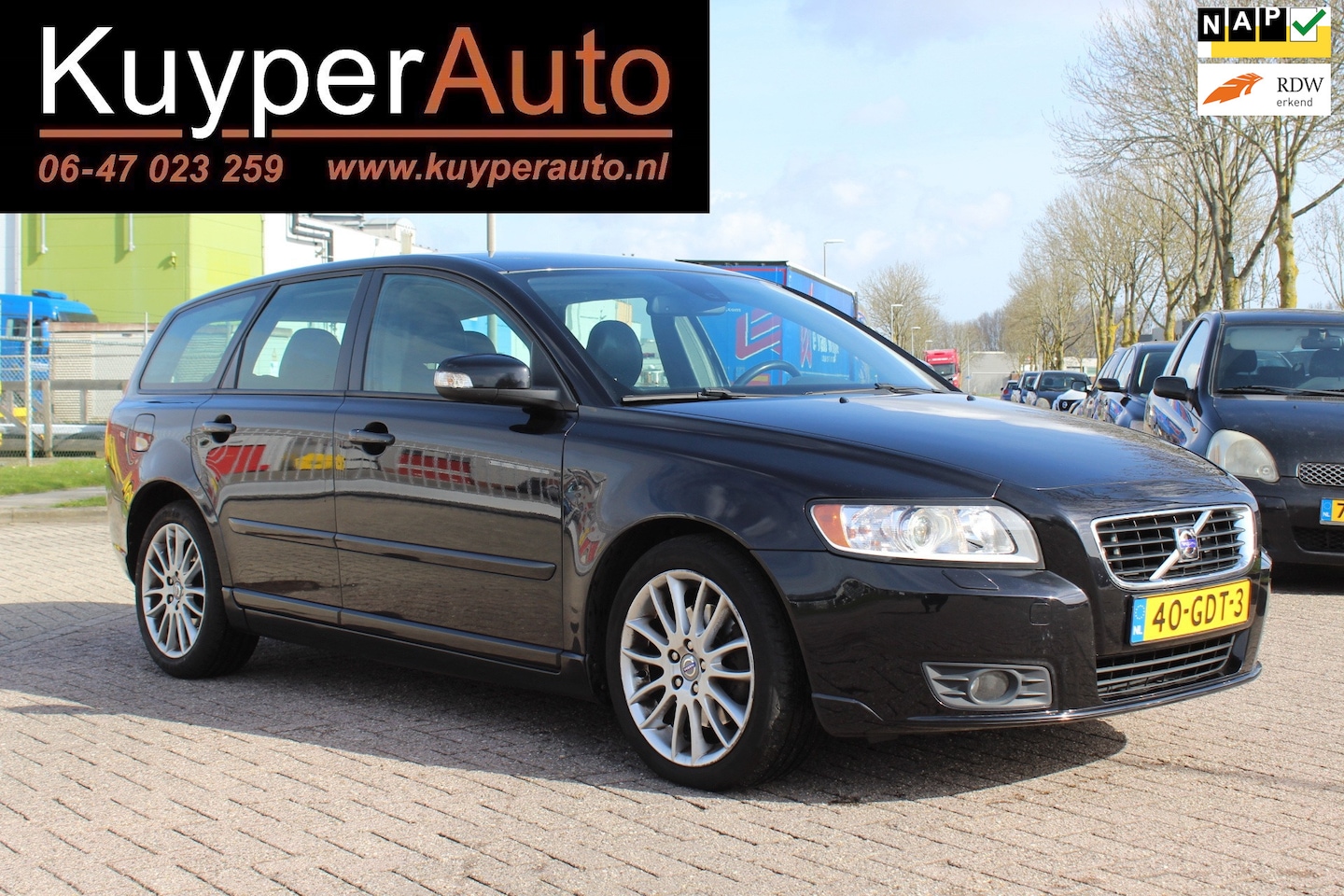 Volvo V50 - 2.4 Momentum automaat nap leder trekhaak - AutoWereld.nl