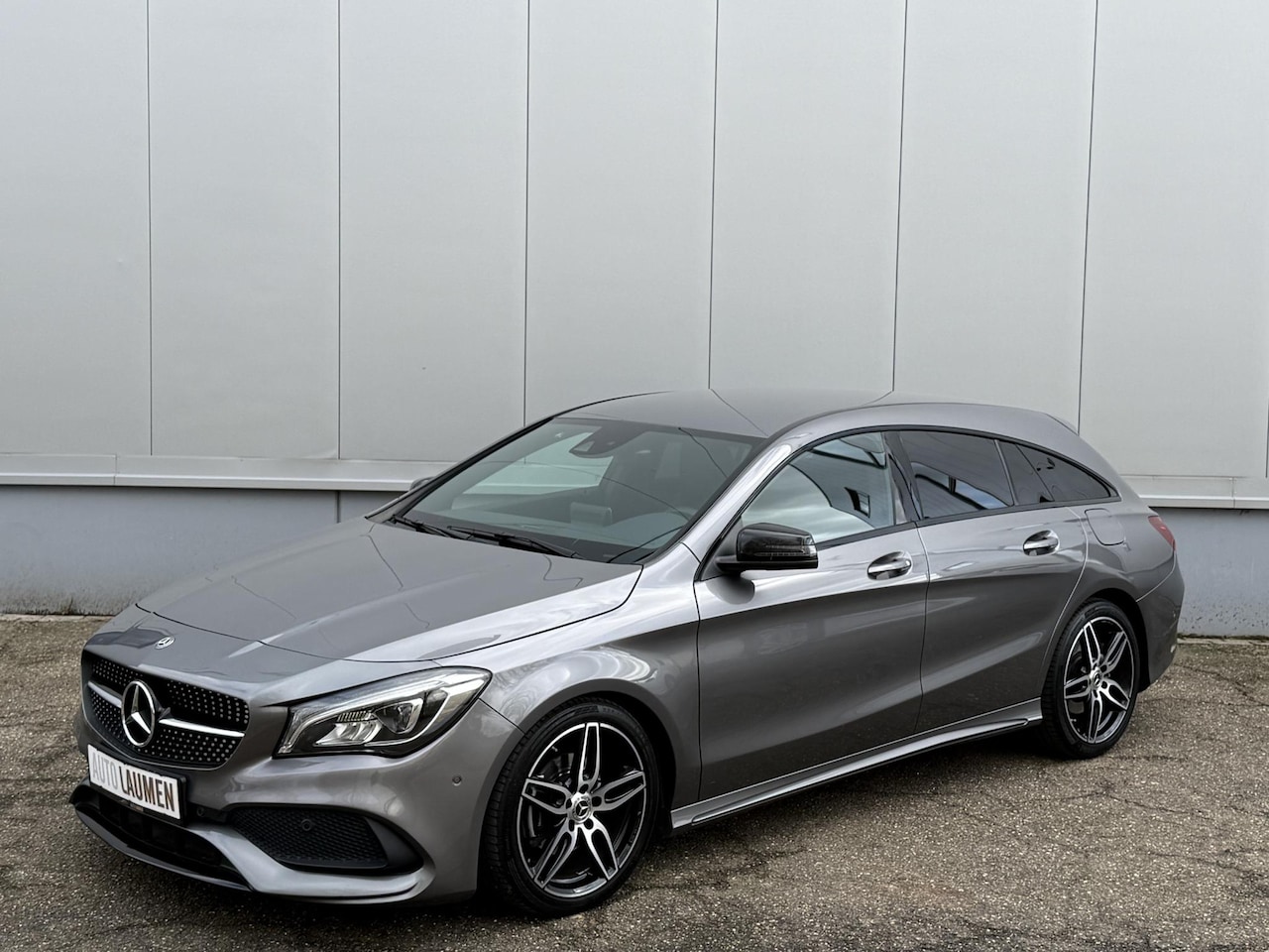 Mercedes-Benz CLA-klasse Shooting Brake - 180 Ambition AMG Night Automaat Volleder LED Koplampen Camera Navi 18 Inch - AutoWereld.nl