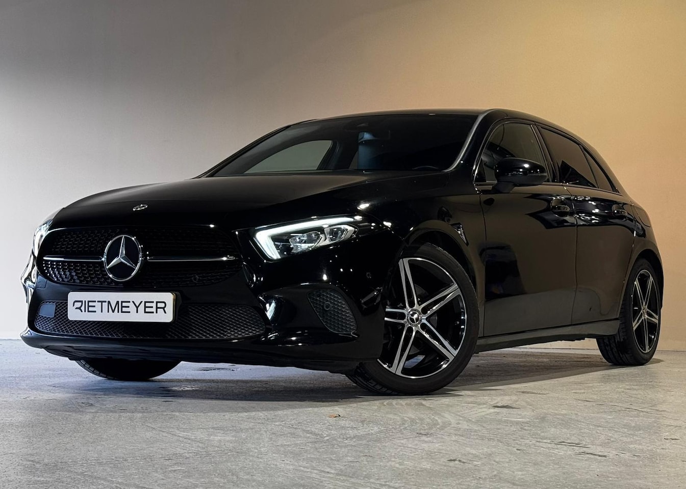 Mercedes-Benz A-klasse - 200 Business Solution AMG Upgrade |Stoelverw. |Camera - AutoWereld.nl