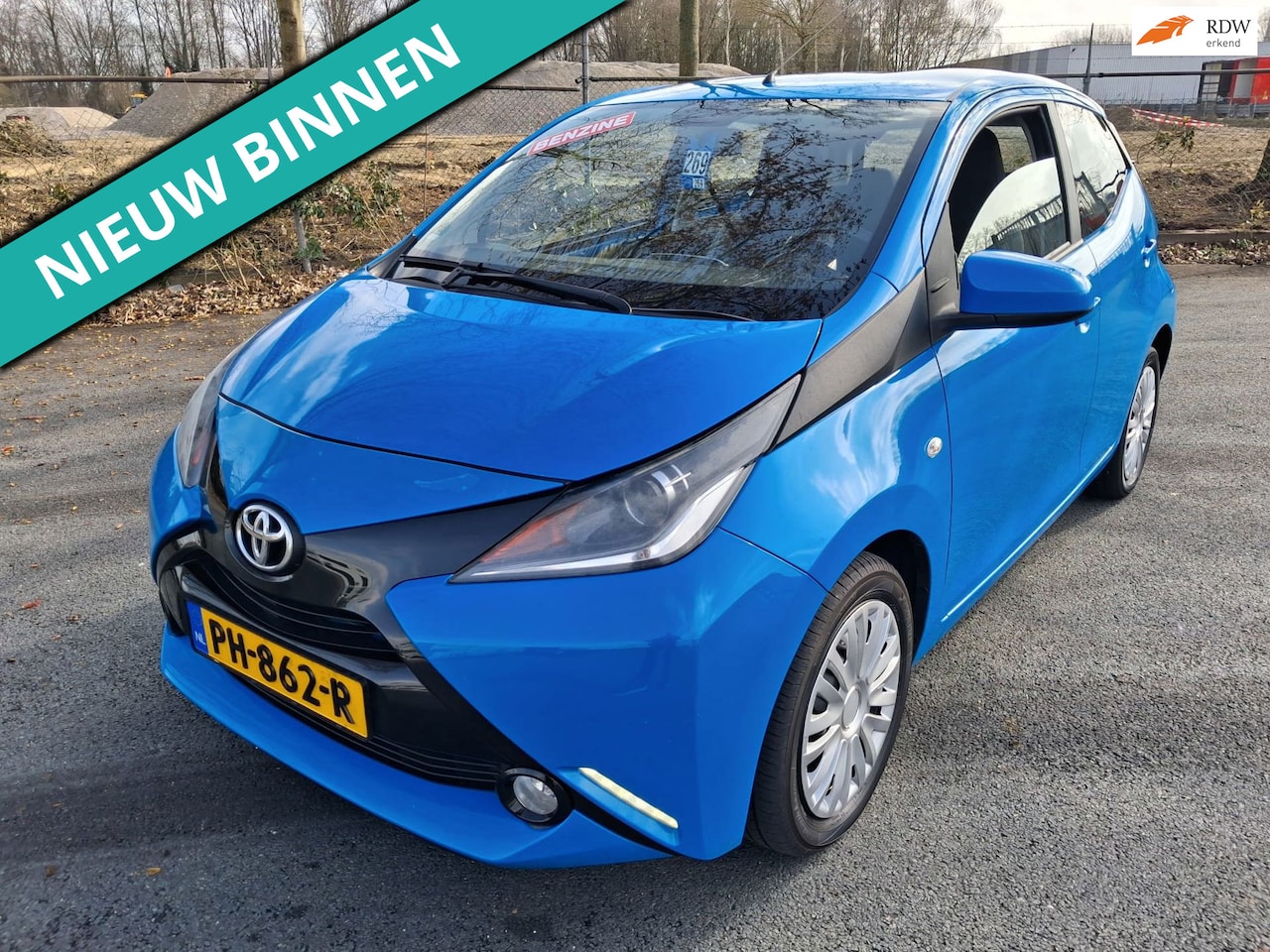Toyota Aygo - 1.0 VVT-i x-play NETTE AUTO RIJDT EN SCHAKELT GOED - AutoWereld.nl