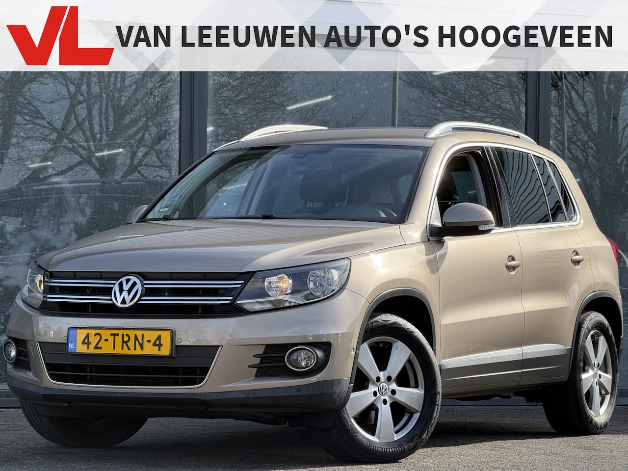 Volkswagen Tiguan - 1.4 TSI Sport&Style | RIJKLAAR | Navi | Clima | Trekhaak | - AutoWereld.nl