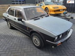Alfa Romeo Alfetta - 2.0 QV 4drs 5-bak