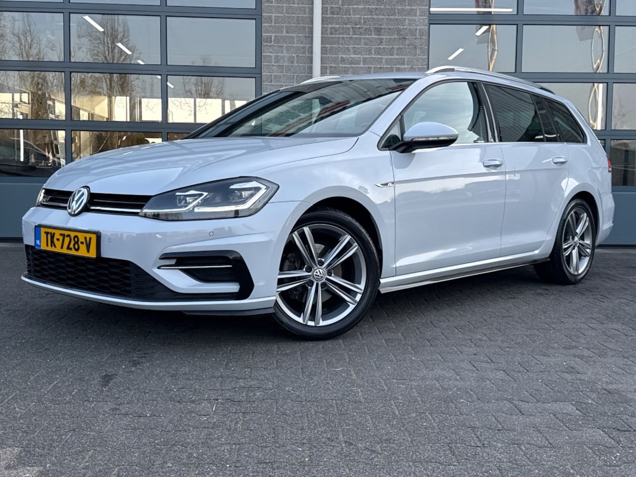 Volkswagen Golf Variant - 1.5 TSI Highline Business R |TREKHAAK|R-LINE| - AutoWereld.nl