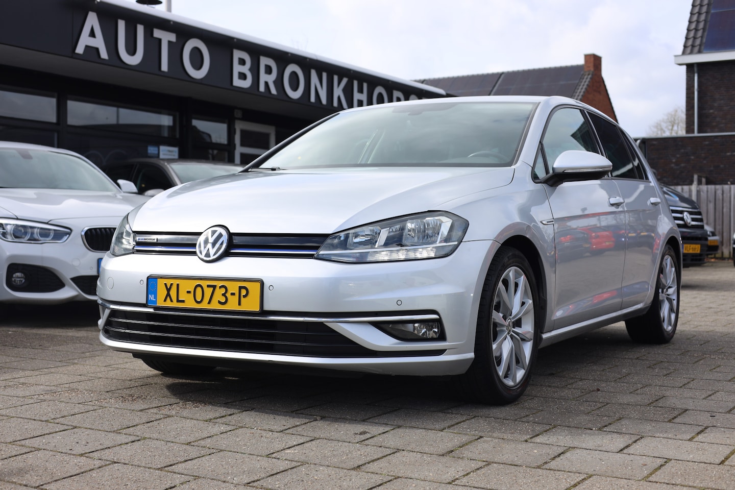 Volkswagen Golf - 1.5 TSI HIGHLINE | NAVI | CAMERA | CARPLAY - AutoWereld.nl