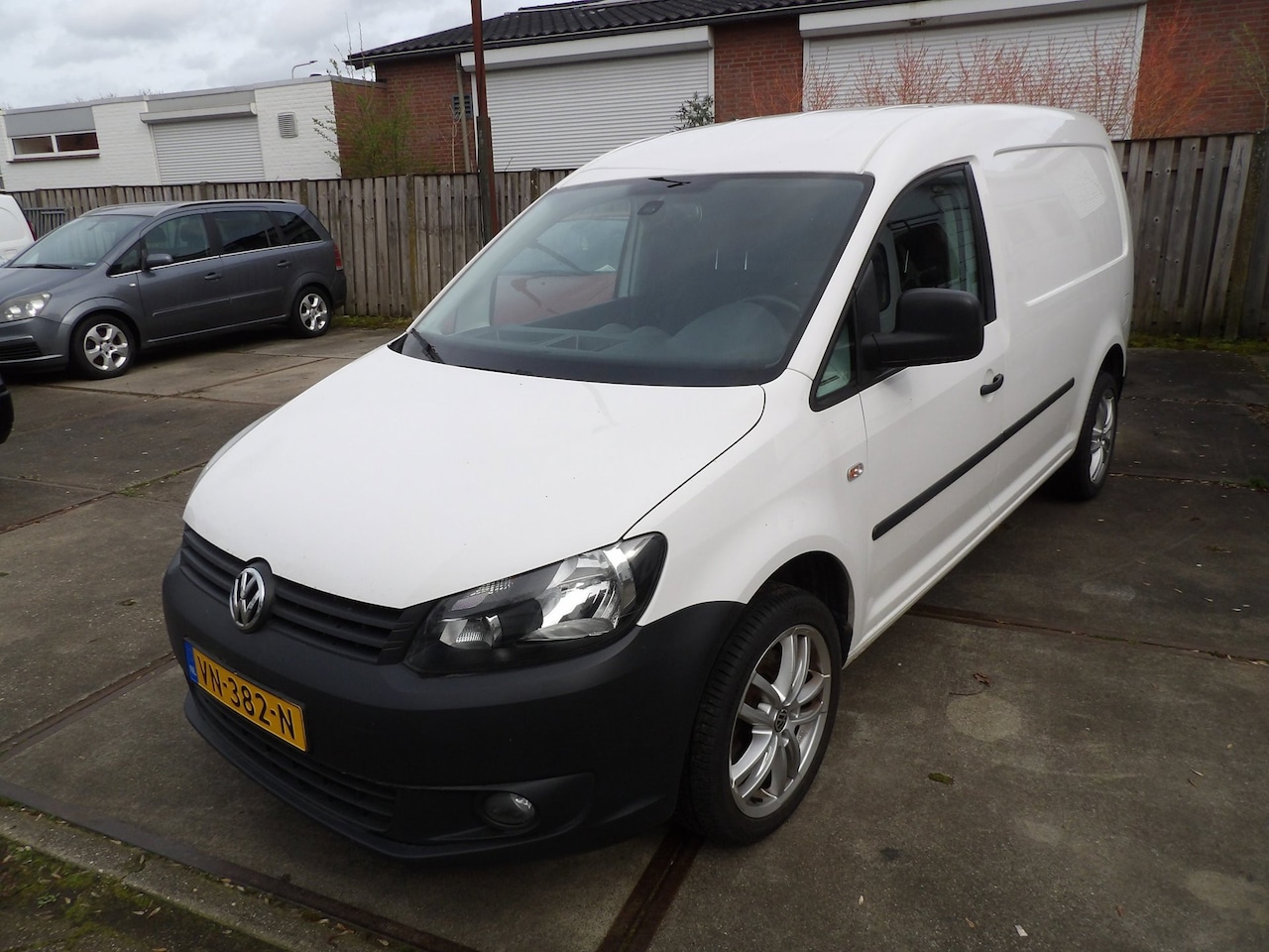 Volkswagen Caddy Maxi - 2.0 TDI BMT 140 pk airco navi - AutoWereld.nl