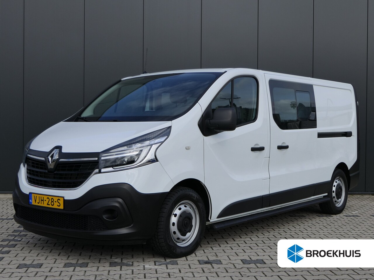 Renault Trafic - 2.0 dCi 120 T29 L2H1 DC Comfort | Dubbele Cabine | 5-Persoons | Navigatie | Trekhaak | Key - AutoWereld.nl