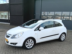Opel Corsa - 1.4-16V Color Edition