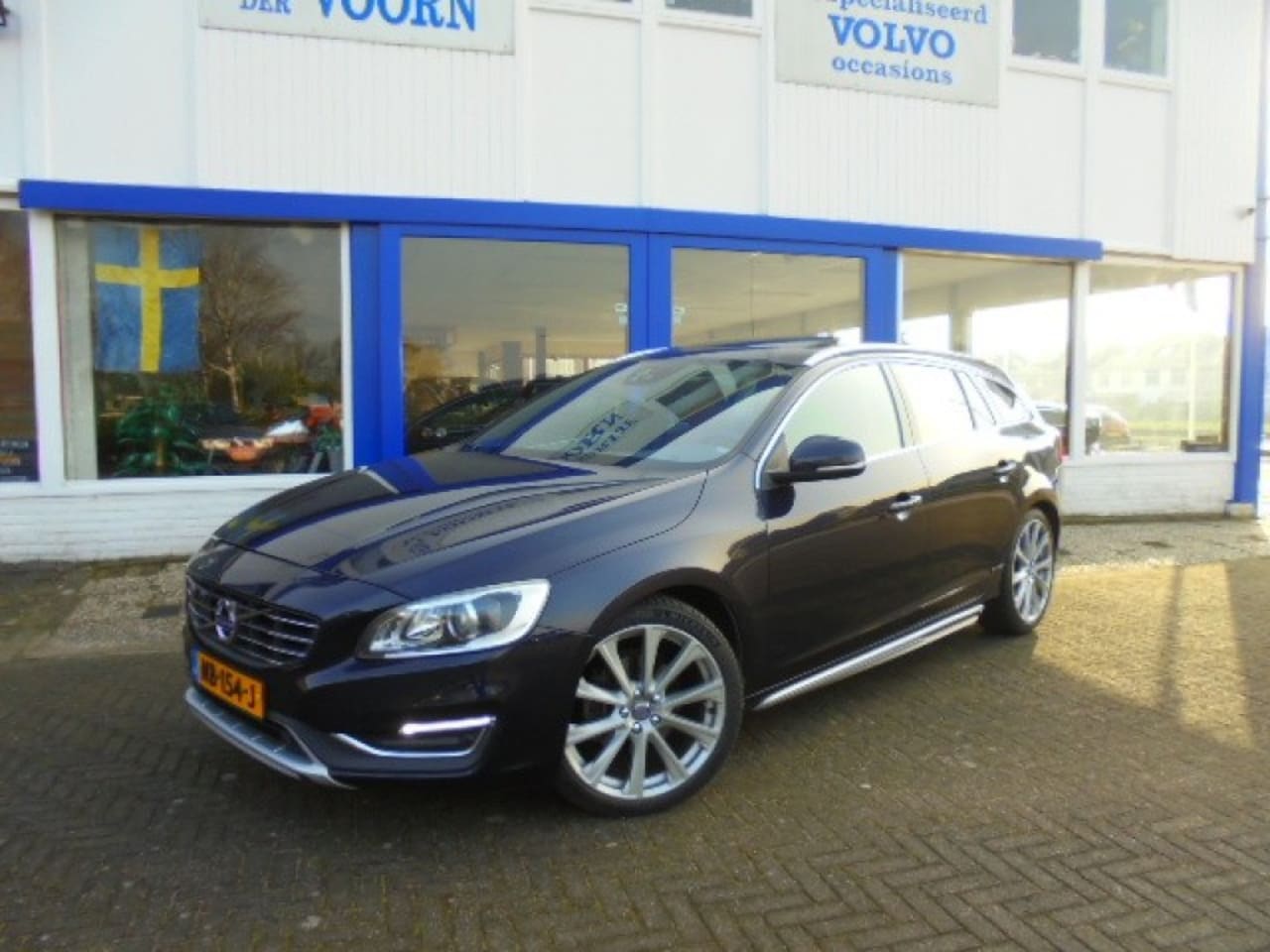 Volvo V60 - 1.5 T3 Summum 1.5 T3 SUMMUM,AUT,ALLE DENKBARE OPTIES!!!! ,1E EIG, ORG NL, NW STAAT!! - AutoWereld.nl