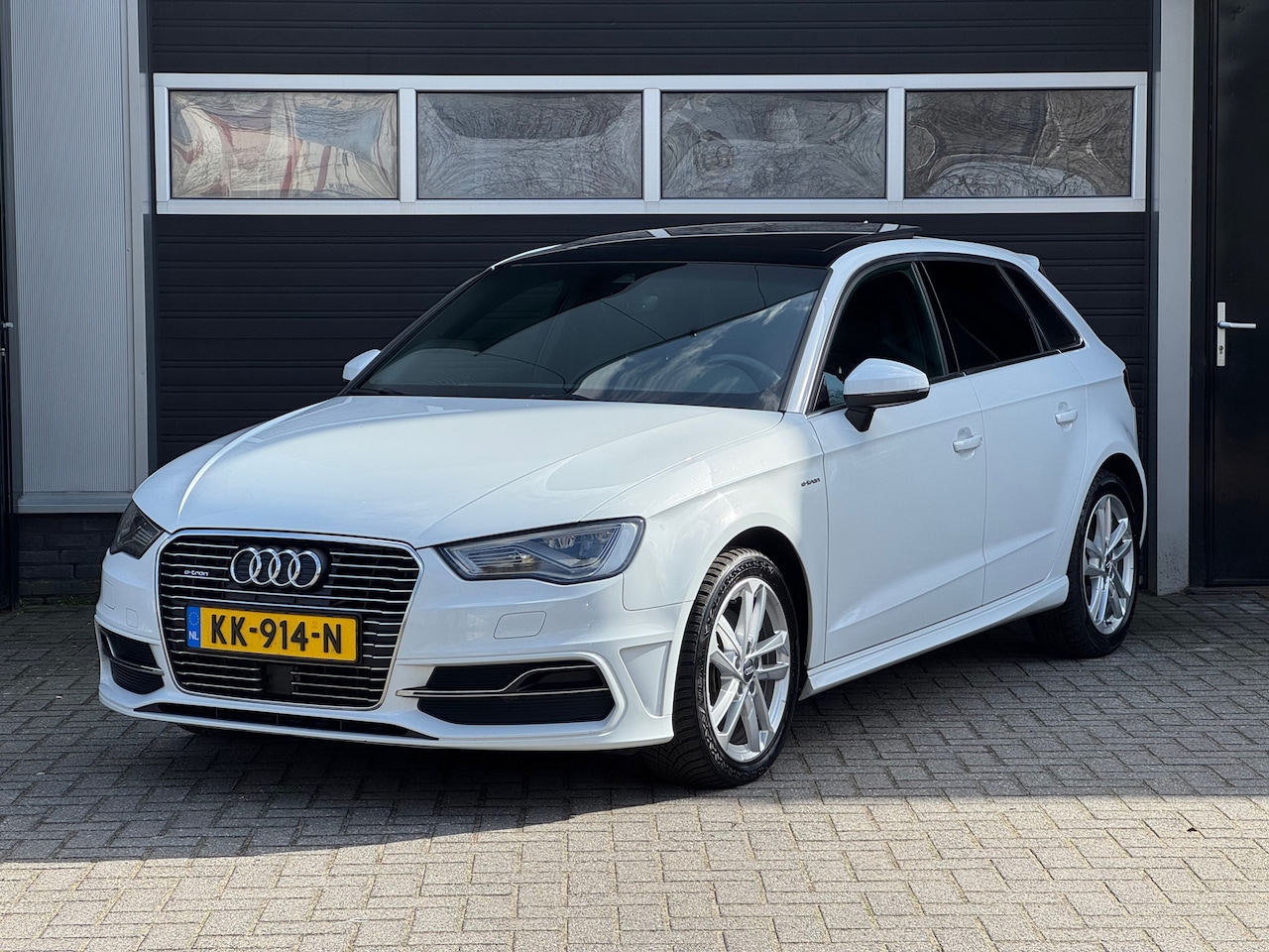 Audi A3 Sportback - 1.4 e-tron PHEV S Line Pano, Keyless, Adaptive Cruise, LED, - AutoWereld.nl