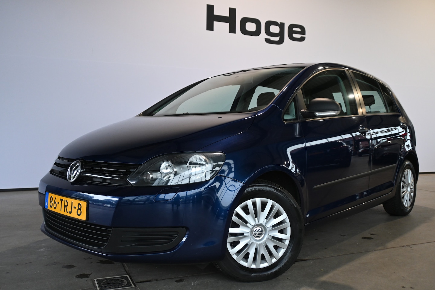 Volkswagen Golf Plus - 1.6 TDI Trendline BlueMotion Automaat Clima Navigatie Goed Onderhouden! Inruil Mogelijk! - AutoWereld.nl