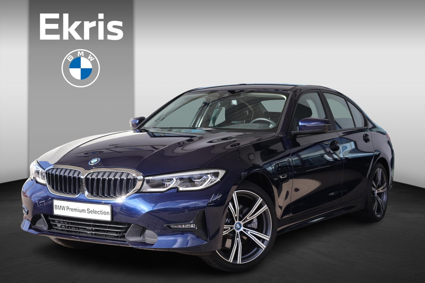 BMW 3-serie - Sedan 320e | Sportstoelen | Stoelverwarming | HiFi Sound System - AutoWereld.nl
